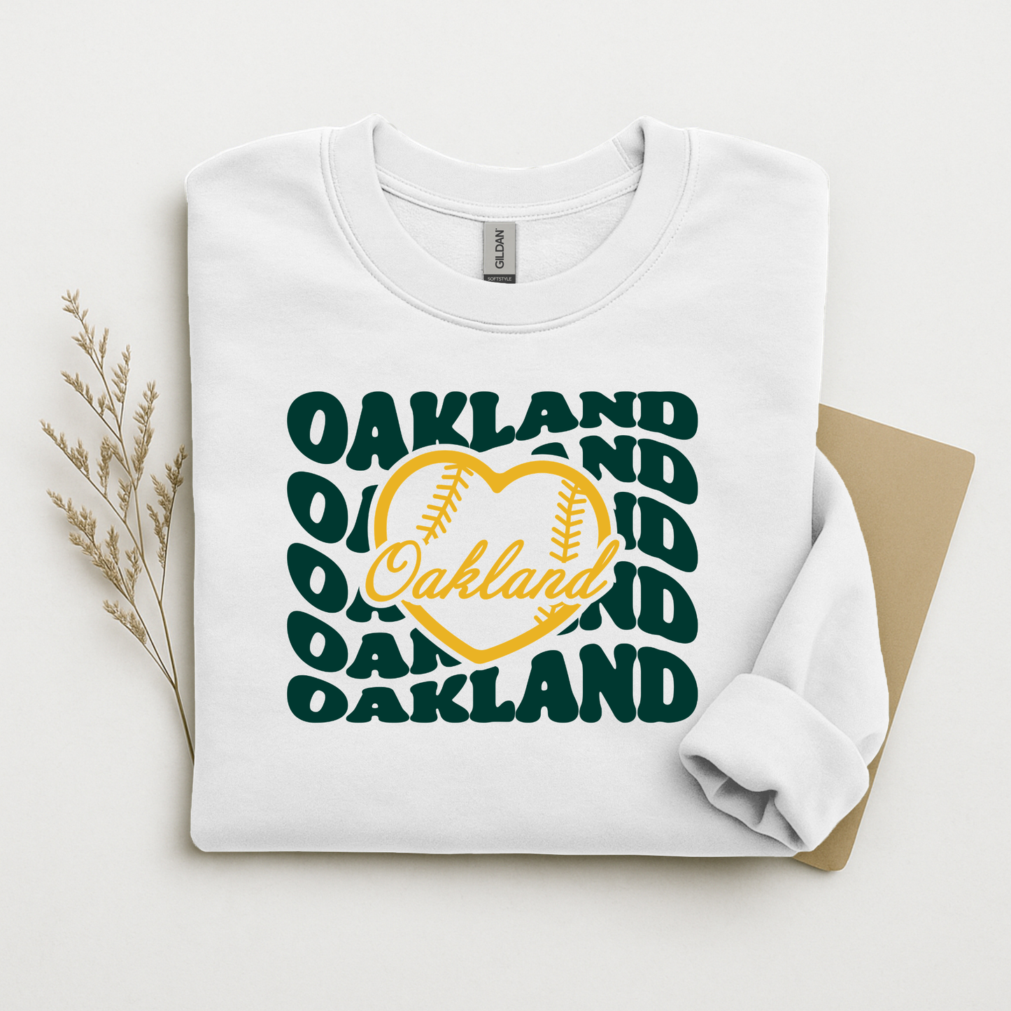 Oakland 💛 Gildan Sweatshirt Cotton