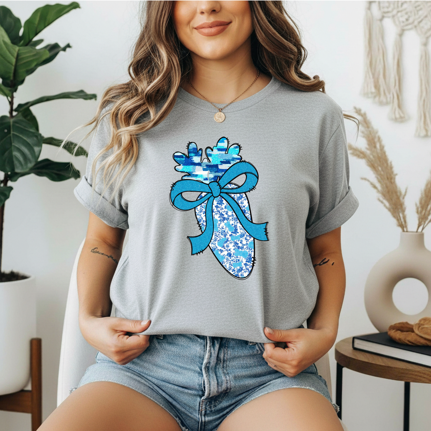 Carrot Blue Floral Gildan