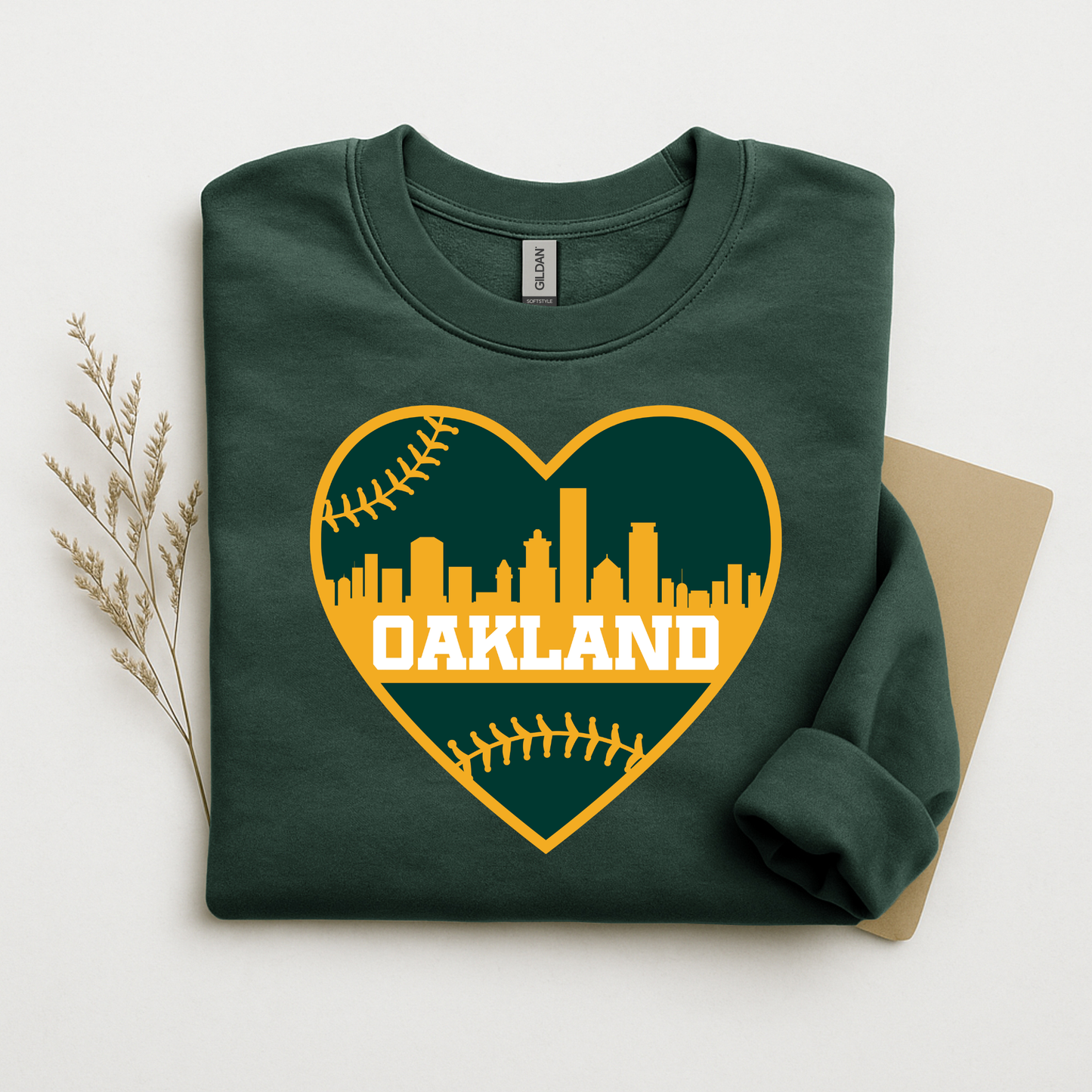 Oakland 💛 Gildan Sweatshirt Cotton